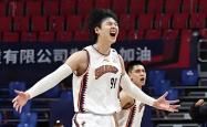 上海男篮保持稳定发挥，取得胜利的简单介绍